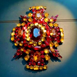 Very Rare MUSEUM PIECE, huge pooch or pendant by David Mandel